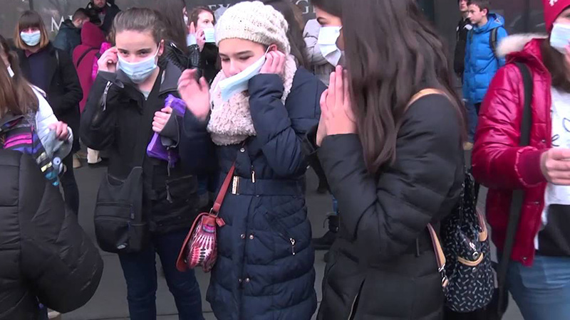 sos smog davanti alle scuole di roma